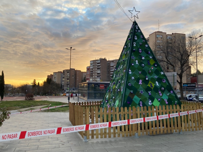 arbol-por-la-igualdad-incendiado-1