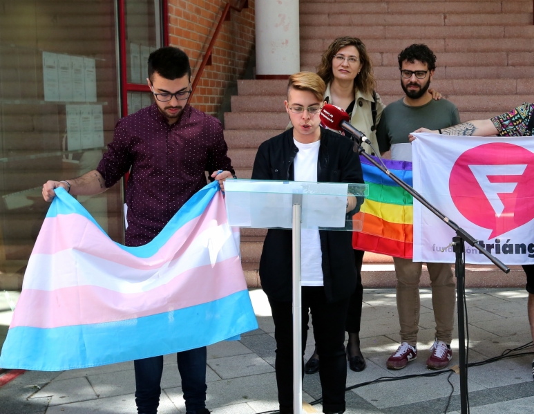 izada-bandera--lgtbi-14