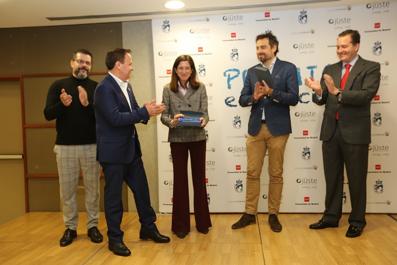 premios-educacion-2020-80